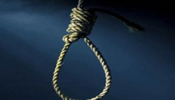 फिरोजाबाद: युवती को फांसी के फंदे से लटकता देख परिजन हुए सन्न, जानें वजह!