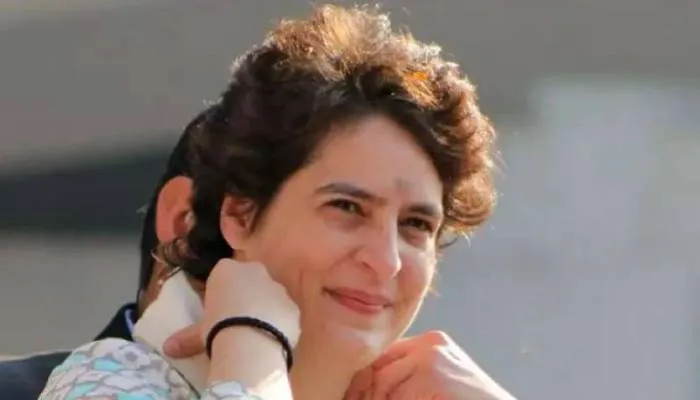 यूपी: प्रियंकी गांधी ने कांग्रेस नेताओं के साथ की बैठक, इन मुद्दों पर हुई चर्चा