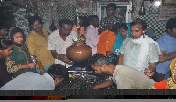 रामपुर : बम-बम भोले के जयकारों से गूंजे शिवालय, भक्तों ने किया जलाभिषेक