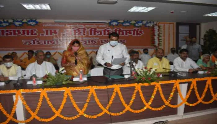 अयोध्या: जिप. अध्यक्ष ने ग्रहण किया कार्यभार, कहा- ग्रामीण परिवेश का विकास करना ही…