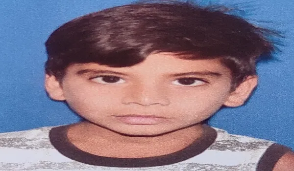 रामपुर: मिट्टी खोदने के बाद बने तालाब में डूबने से बच्चे की मौत