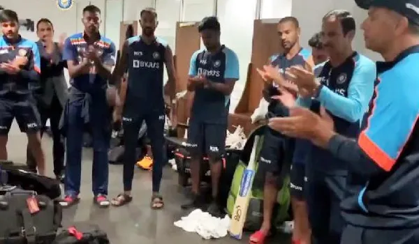 जीत के बाद द्रविड़ ने ड्रेसिंग रूम में कहा, भारत ने चैंपियन की तरह  किया पलटवार