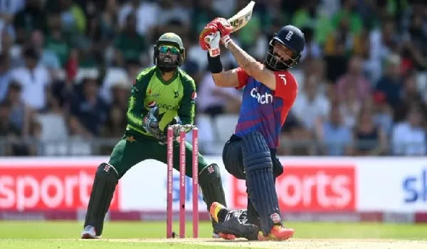 T20 सीरीज इंग्लैंड से हारा पाकिस्तान, आखिरी मैच में नहीं बरसे रन