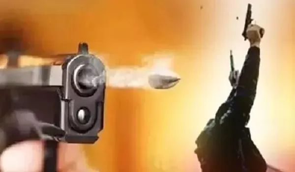 गजरौला: हाईवे पर दिनहदाड़े फायरिंग से सहमे लोग, दो युवक घायल