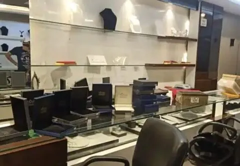 हरिद्वार में ज्वैलरी शॉप लूटने वाले 8 डकैत गिरफ्तार, यूपी पुलिस का बर्खास्त सिपाही भी गिरोह में शामिल