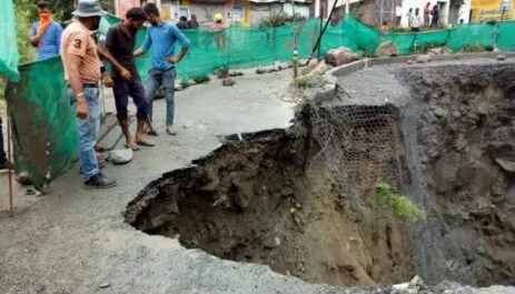 हल्द्वानी: भारी बारिश से जिले की 11 मार्ग बाधित, येलो अलर्ट जारी