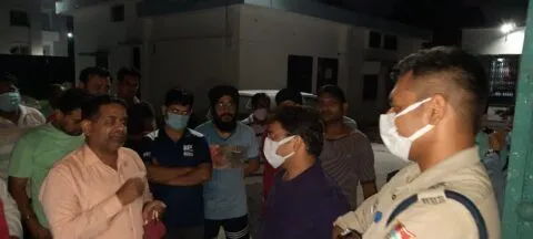 रुद्रपुर: सात घंटे बिजली गुल होने से लोगों का पारा हाई, बिजलीघर में किया जमकर हंगामा