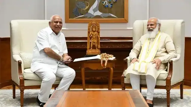 कर्नाटक में सियासी गहमागहमी के बीच PM मोदी से मिले येदियुरप्पा, कहा- “मुझे नहीं पता, आप मुझे बताएं।”