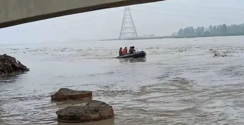 यमुना में जल स्तर ‘खतरे के निशान’ के करीब पहुंचा, बाढ़ का अलर्ट जारी