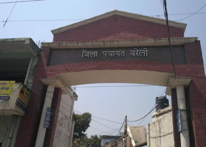 बरेली: आय-व्यय का मांगा रिकॉर्ड, राजनीतिक दलों में खलबली