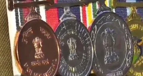 देहरादून: राज्य के दो एसएसपी को सीएम सराहनीय सेवा पदक