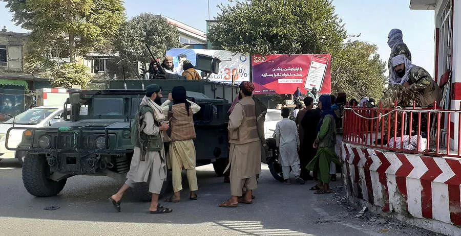 काबुल में अब भी फंसे हैं भारतीय, और इधर भारत में पढ़ाई कर रहे अफगानी छात्र चिंतित