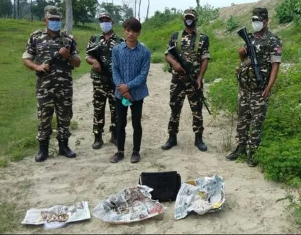 बनबसा: एसएसबी ने अवैध रास्ते से दवाएं ले जा रहा नेपाली युवक पकड़ा