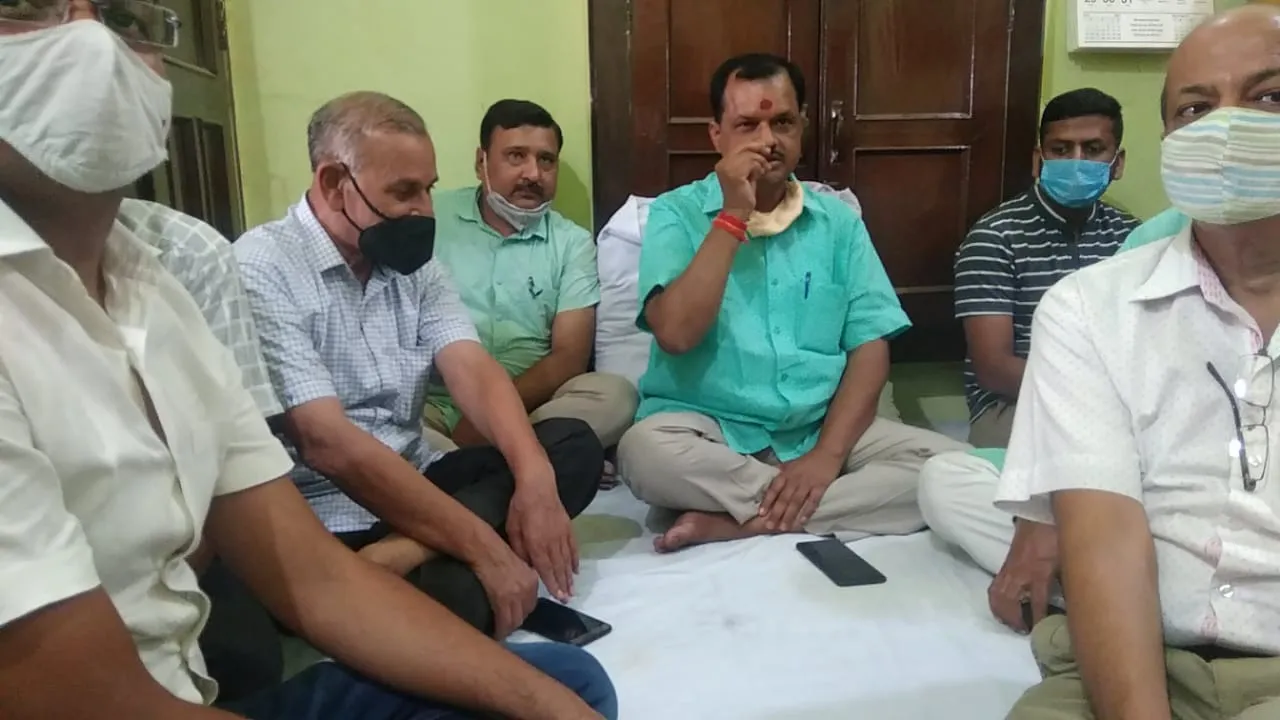 बरेली: फुटकर माल पर खुलेआम चल रहा टैक्स चोरी का खेल