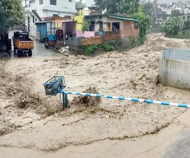 हल्द्वानी: सुनो सरकार, रकसिया नाले में सुरक्षा दीवार बनाओ