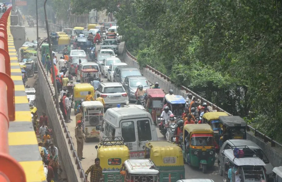 बरेली: रक्षाबंधन पर शहर जाम, मिनटों का सफर घंटो में हुआ पूरा