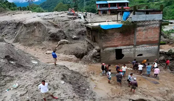 नेपाल में भारी बारिश के कारण भूस्खलन के बाद चार लोग लापता