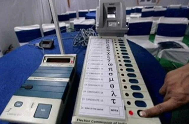 EVM का इस्तेमाल बंद करने के लिए याचिका HC ने की खारिज, याचिकाकर्ता पर 10 हजार का जुर्माना