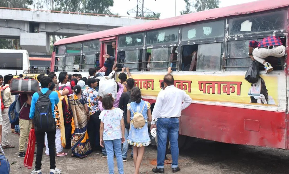 बरेली: आज रोडवेज बसों में मुफ्त यात्रा करेंगी महिलाएं, एक दिन पहले हुई परेशानी