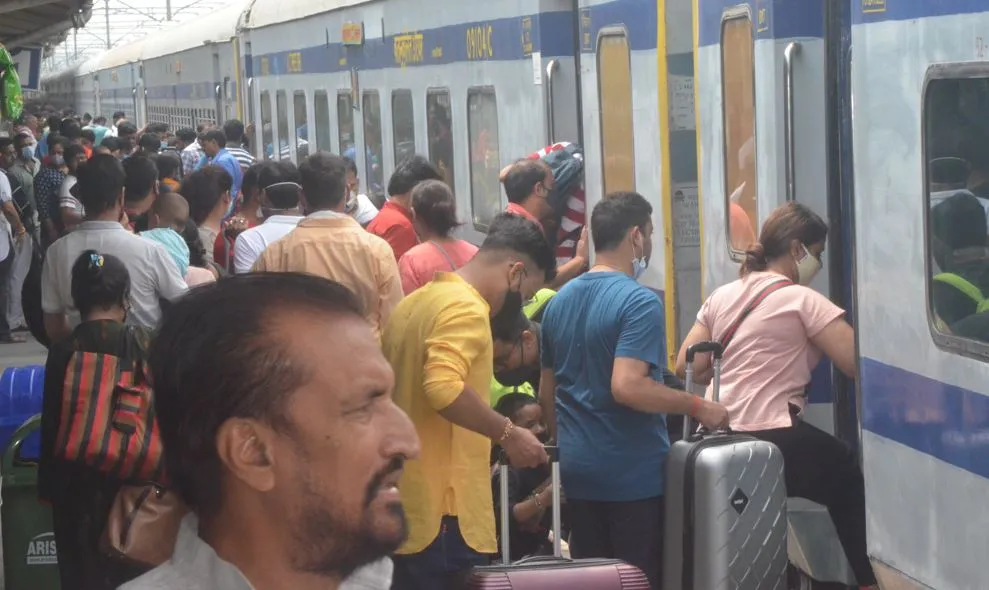 बरेली: रक्षाबंधन पर भी किसान आंदोलन के चलते थमी कई ट्रेनें