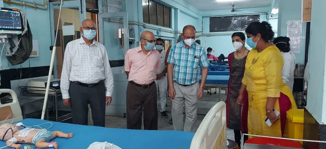 बरेली: 10 मिनट में संक्रमित नवजात को मिला वेंटिलेंटर पर उपचार