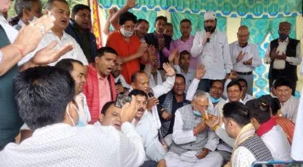 अल्मोड़ा: कुंजवाल ने तोड़ा अनशन, कार्रवाई को एक माह का अल्टीमेटम
