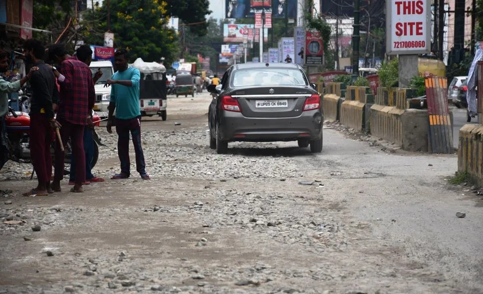 बरेली: पटेल चौक पर नाले का पक्का निर्माण शुरू, खुदाई से दिक्कत