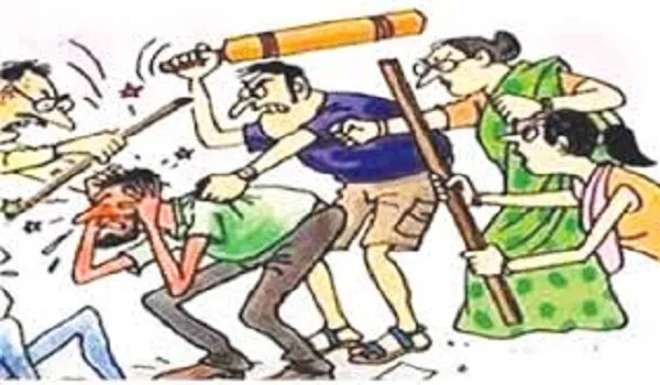 अमरोहा: जमीन के बंटवारे को लेकर भाइयों में चले लाठी-डंडे, देवर भाभी घायल