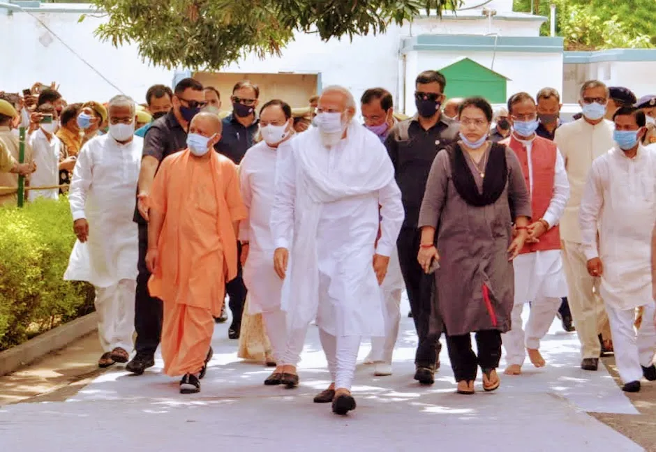 लखनऊ पहुंचे पीएम मोदी, नम आंखों से कल्याण सिंह को अर्पित की भावभीनी श्रद्धाजंलि