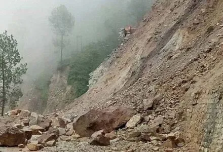 गरमपानी: पहाड़ी से मौत बनकर गिरा पत्थर, एक युवक की जान गई
