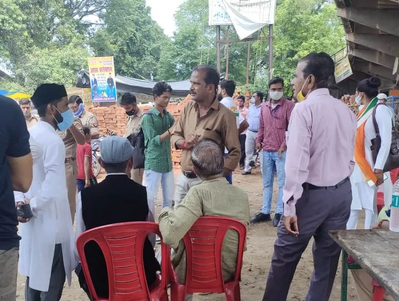 बरेली: बिना अनुमति के बैठक करने पहुंचे कांग्रेसी, हंगामा