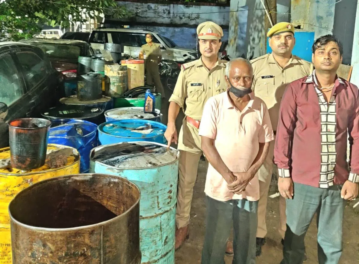 बरेली: सेमलखेड़ा में 3000 लीटर मिलावटी मोबिल ऑयल पकड़ा