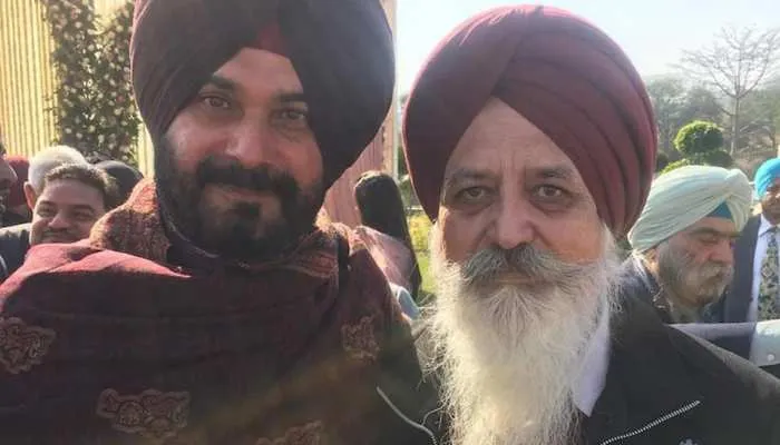 नवजोत सिंह सिद्धू के सलाहकार मलविंदर सिंह ने छोड़ा पद
