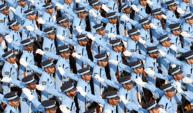 थलसेना एवं वायुसेना ने आगरा में मनाया आजादी का अमृत महोत्सव, आकाश में लहराया तिरंगा