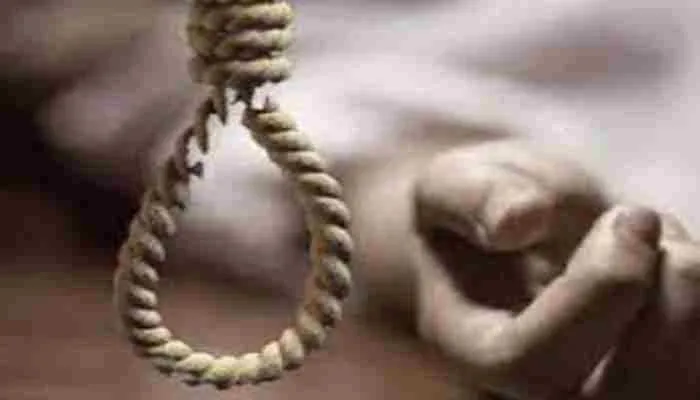 अयोध्या: दुपट्टे के सहारे विवाहिता ने फांसी लगाकार की आत्महत्या, सदमे में परिजन