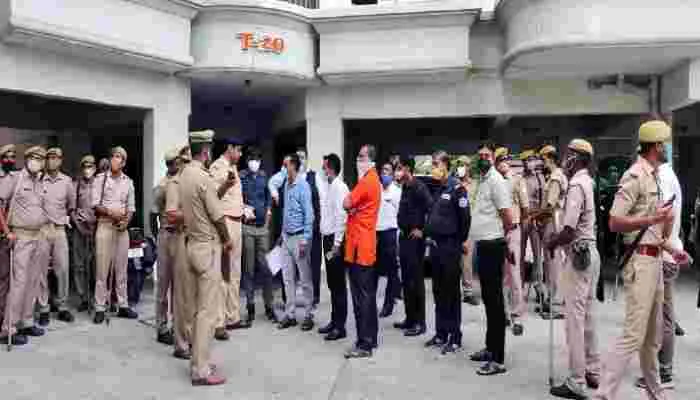 लखनऊ: मुख्तार अंसारी की पत्नी आसफा का फ्लैट सील, गैंगेस्टर एक्ट के तहत हुई कार्यवाही