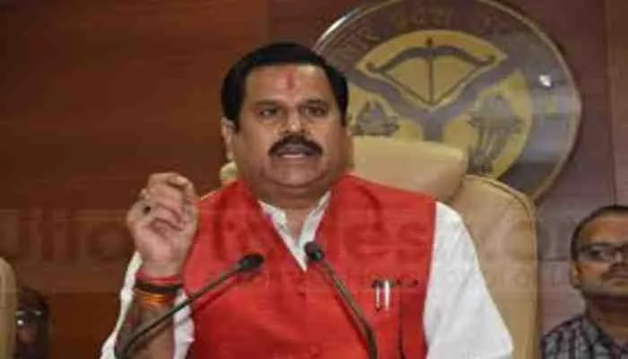 यूपी: जलशक्ति मंत्री ने बाढ़ प्रभावित क्षेत्रों का किया हवाई सर्वेक्षण, परखीं तैयारियां