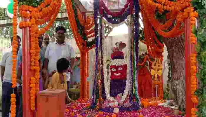 फतेहपुर: मंदिरों में लगा भक्तों का तांता, गूंजा हर-हर महादेव का जयकारा