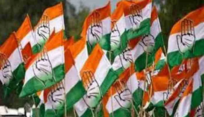 आजमगढ़: कांग्रेस जिला इकाई ने सरकार के खिलाफ खोला मोर्चा, किया प्रदर्शन