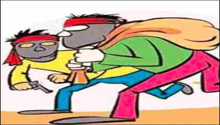 लखनऊ: बंद घर को चोरों ने बनाया निशाना, दो लाख नगदी व जेवर किए पार