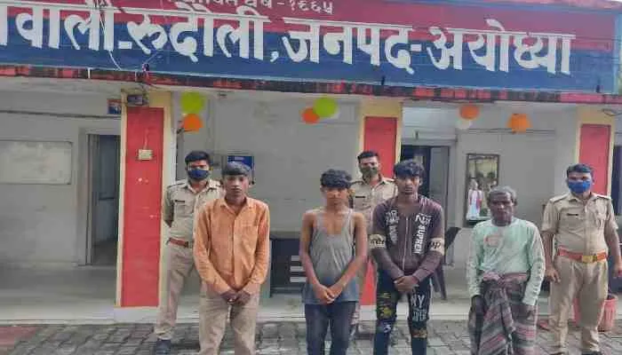 अयोध्या: पुलिस की बड़ी कार्रवाई, तीन कुंतल गोमांस के साथ चार गिरफ्तार