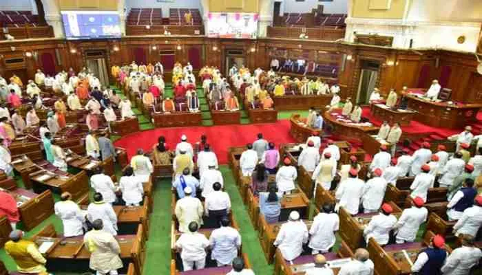 यूपी: योगी सरकार ने पेश किया अनुपूरक बजट, युवाओं व किसानों सहित इन्हें मिलेगा लाभ