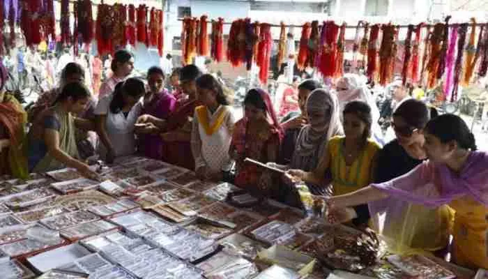 कन्नौज: त्योहारों पर सीएमओ ने दिया निर्देश, कहा- मास्क लगाकर ही जाएं बाजार