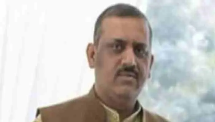 कानपुर: विधायक की फैक्ट्री तोड़ने के मामले में डीएम को विशेषाधिकार हनन का नोटिस