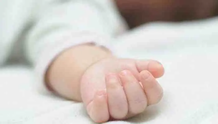 कुशीनगर: तेज बुखार से एक माह में तीन मासूमों की मौत, दहशत में लोग, प्रशासन मौन