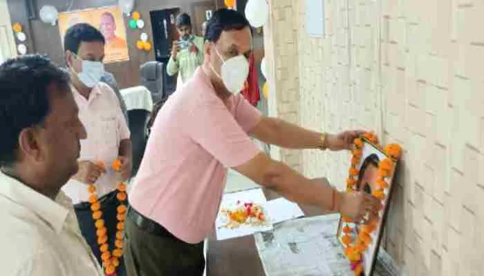 बहराइच: सद्भावना दिवस के रूप में मनाई गई पूर्व प्रधानमंत्री स्व. राजीव गांधी की जयंती