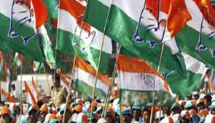 यूपी: कांग्रेसियों ने प्रदेश भर में निकाली प्रभात फेरी, किया श्रमदान, सुनीं लोगों की समस्याएं