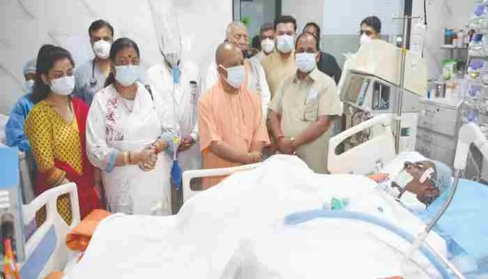 यूपी: कल्याण सिंह की बिगड़ी सेहत, गोरखपुर का दौरा रद्द कर सीएम योगी पहुंचे पीजीआई