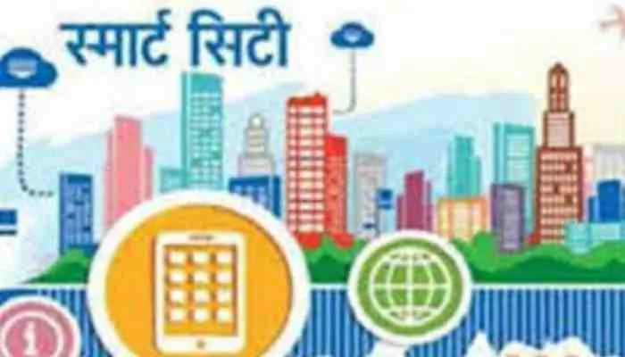 लखनऊ: स्मार्ट सिटी के नाम पर छह माह से खोदकर छोड़ दी सड़क, आम नागरिक परेशान