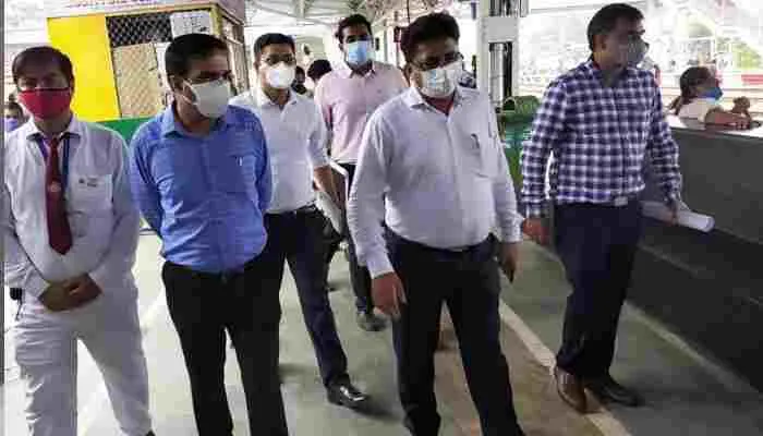 लखनऊ: डीआरएम ने किया लखनऊ-अयोध्या रेलखंड का निरीक्षण, दिए ये बड़े निर्देश